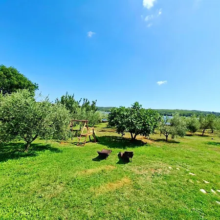 House Bet- Romantisches Refugium Im Olivenhain By Interhome Vikendica